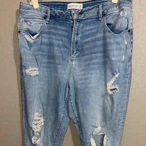 Abercrombie // Curve Love Ankle Jean